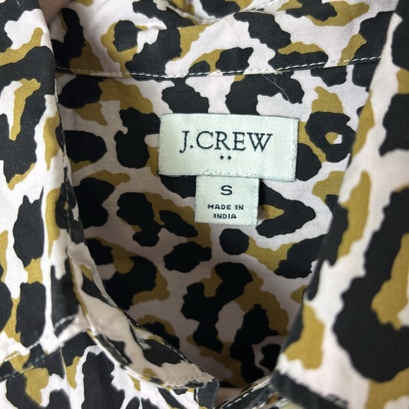 J. Crew Leopard print in soft pink button down shirt size small 100% cotton - Picture 3 of 8